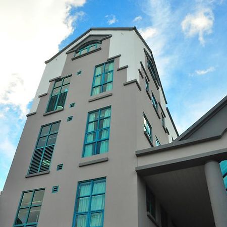 Tat Place Hotel Kuala Belait Dış mekan fotoğraf